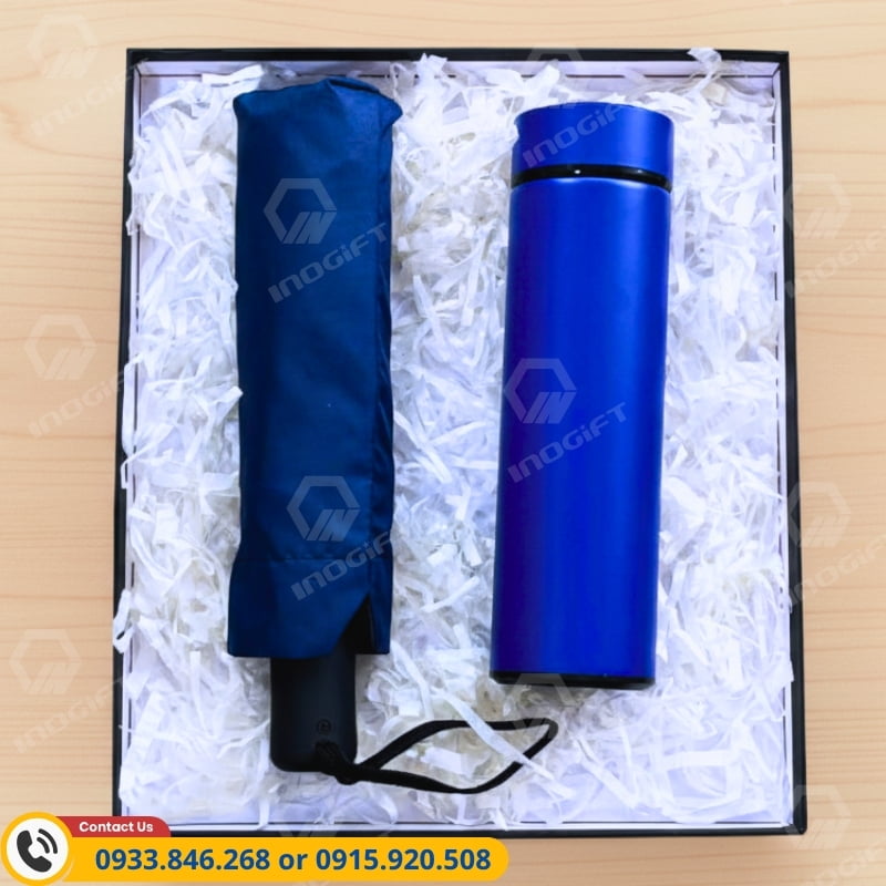 Set quà tặng ô cầm tay và bình giữ nhiệt in logo thương hiệu, quà tri ân ý nghĩa.