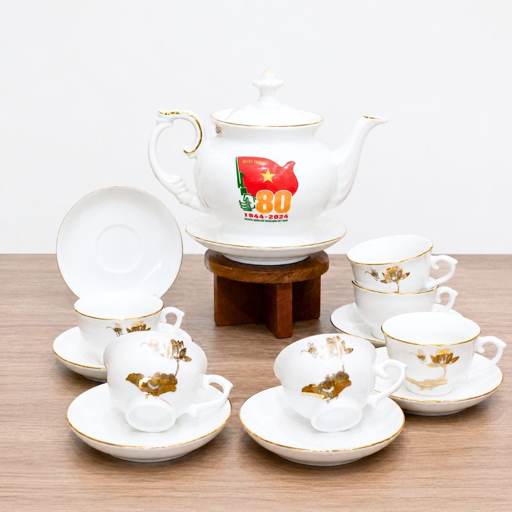 Bộ ấm chén Phú Quý quà kỷ niệm 80 năm Quân đội