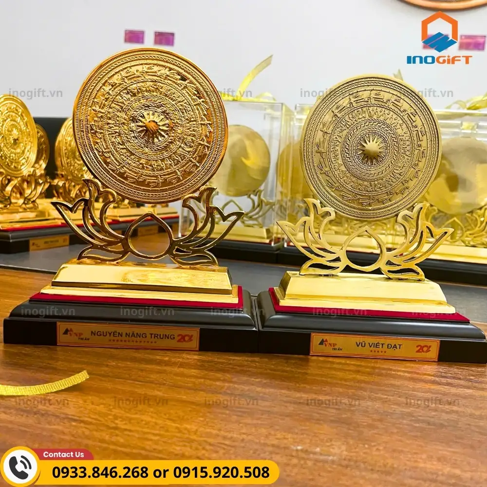 Biểu trưng hoa sen đồng kỷ niệm vinh danh