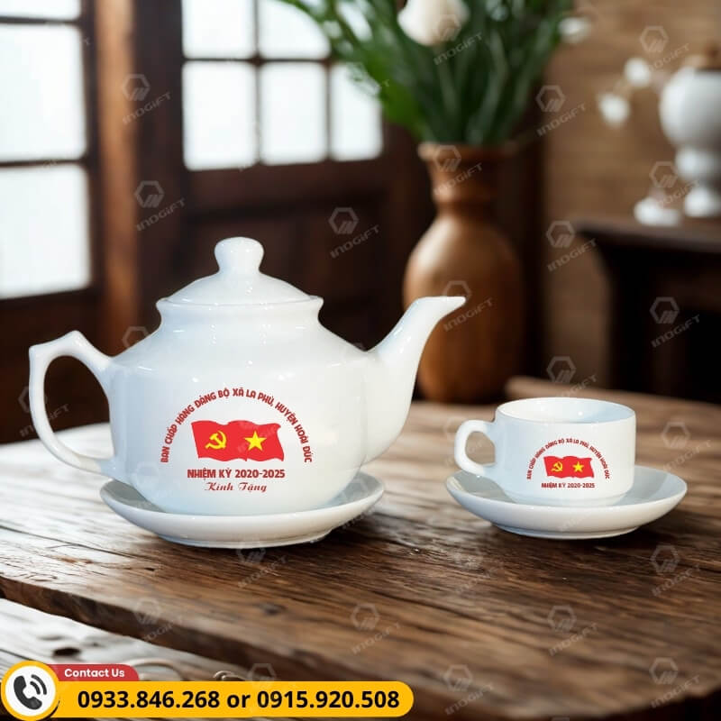 Bộ ấm chén quà tặng lưu niệm cho cán bộ về hưu, sáp nhập cơ quan.