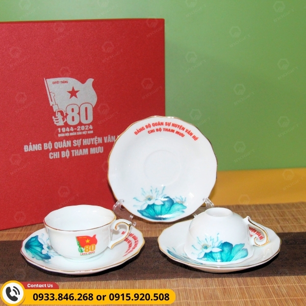 Bộ ấm chén kỷ niệm thành lập in logo quân đội giá tốt