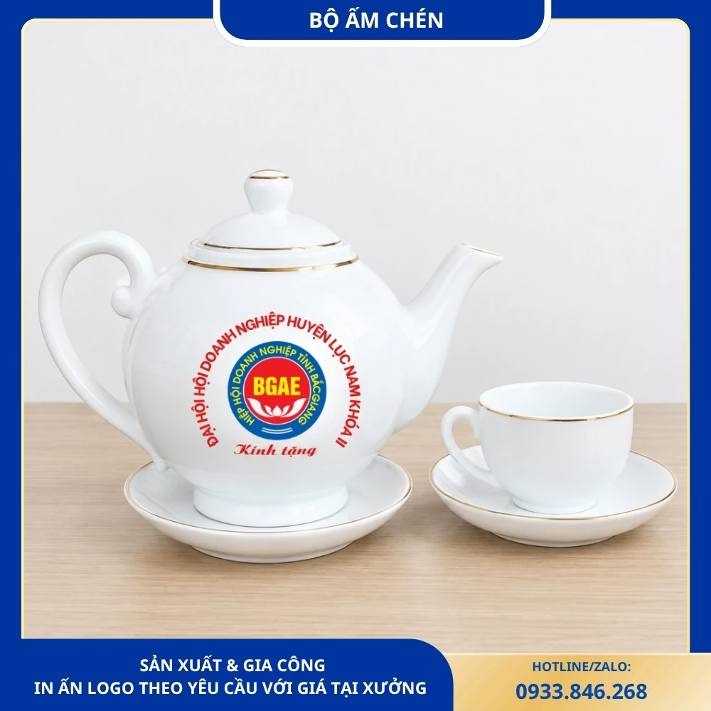 Bộ ấm chén Đại hội Hội Doanh nghiệp huyện Lục Nam khóa II