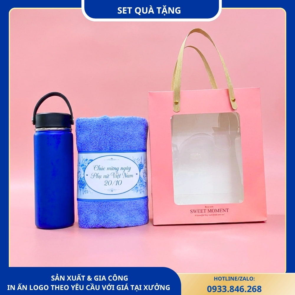 Set quà gồm bình quai xách 530ml và khăn lau đầu tiện dụng