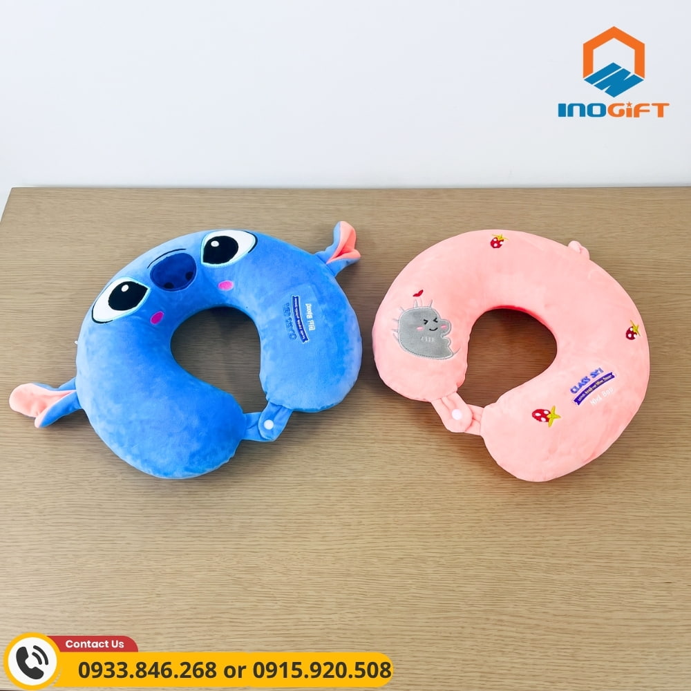 Gối chữ U thêu tên riêng học sinh, thiết kế đẹp và tiện dụng