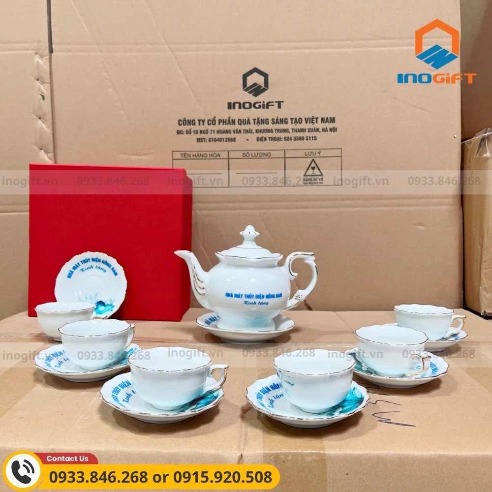 Bộ ấm chén hoa sen in nhận diện Nhà máy Thủy điện