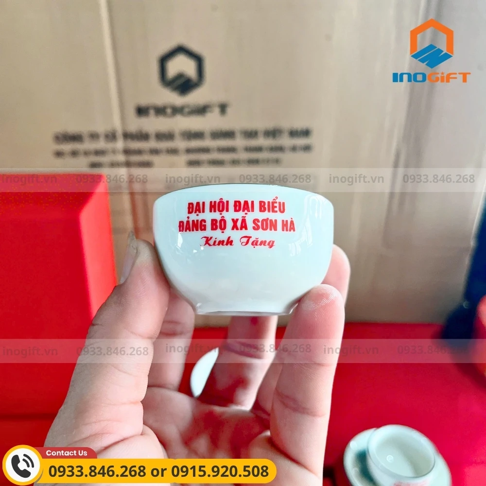 Bộ ấm chén quà tặng Đại hội Đảng xã Sơn Hà